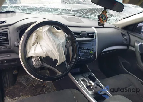 2015 Nissan Altima 2.5/2.5 S/2.5 Sl/2.5 Sv z USA, uszkodzony, nr VIN 1N4AL3AP3FN371633